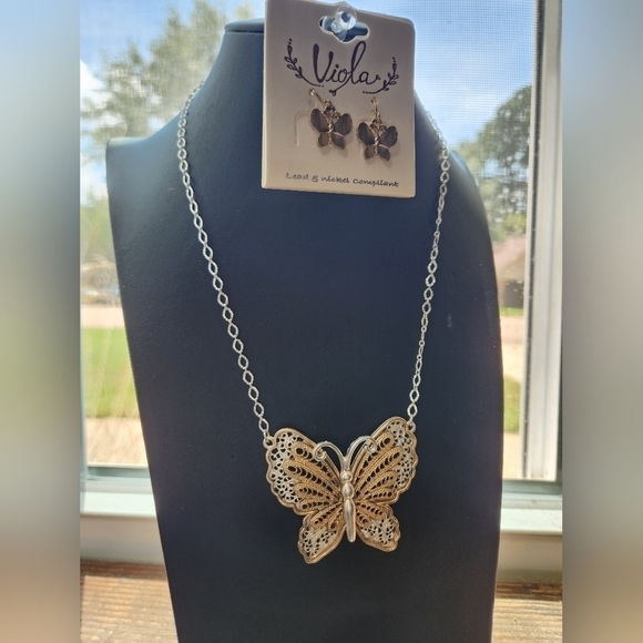 Butterfly necklace set - Picture 4 of 4